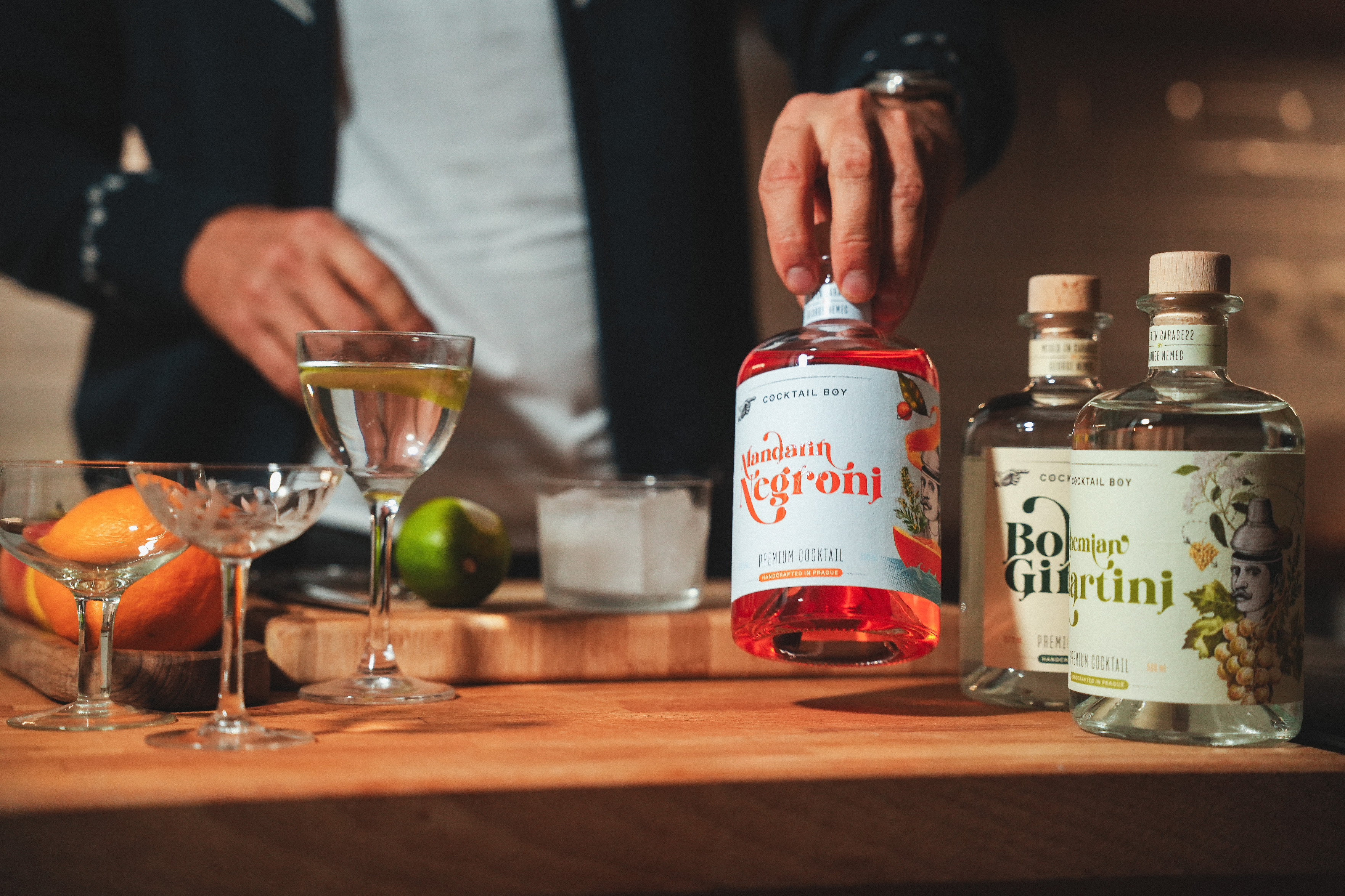 Mandarin Negroni Cocktail Boy detail lahve